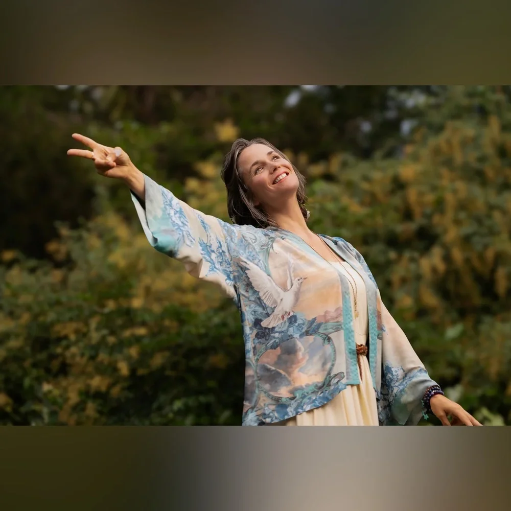 ⭐️Market of Stars⭐️ PEACE OUT Vintage  Art Lightweight Flowy Summer Cardigan - Picture 11 of 16